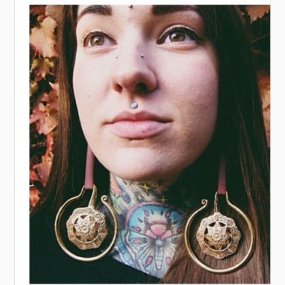 ❗️ISO❗️Maya Jewelry ICE QUEEN ear weights